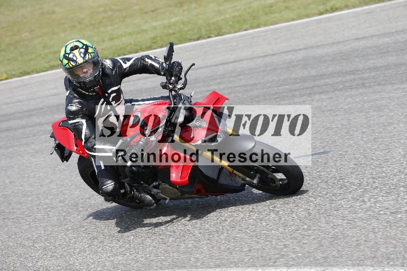 /27 12.06.2025 Ducati Schweiz Trackday Warmup  ADR/blau-bleu/ohne
